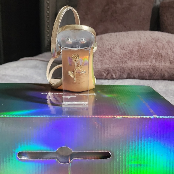 Disney Belle Aldo Heels - Picture 4 of 6